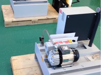 Sistem central de vid cu panou de comanda si control